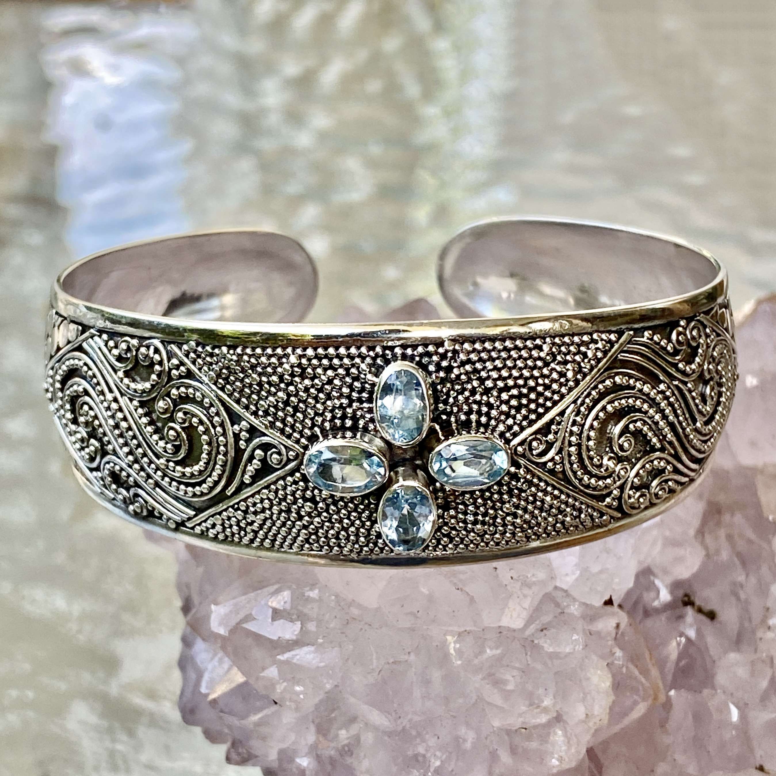(HANDMADE 925 BALI SILVER FILIGREE BRACELETS WITH BLUE TOPAZ)